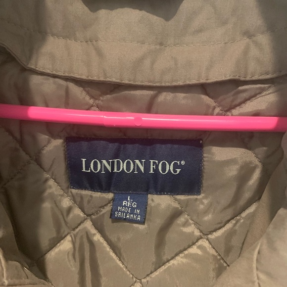 London Fog lined coat for men.  Size Large. Rain resistant. Barely used. - Picture 3 of 6